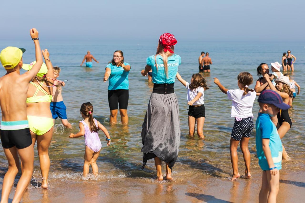 אוסטרוני מורסקי Collins Holiday מראה חיצוני תמונה